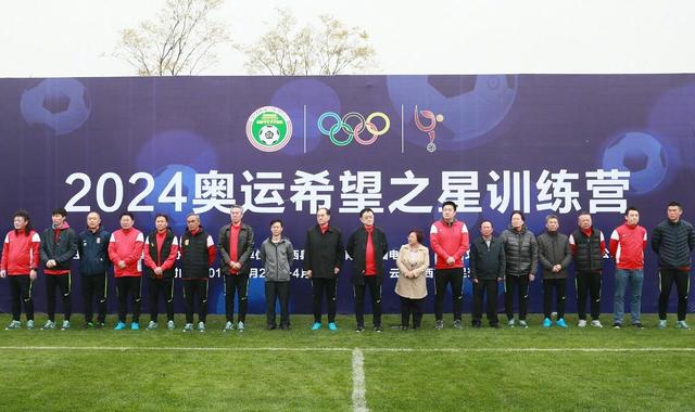 CCTV6 VIP影院 全部 电影 电视剧 影人 视频 图片 新闻 更新时间 所有 1小时内 今日内 1周内 1个月内 从资讯频道搜索 结果 17851 条 李秉宪、李珉廷10日结婚 互吻流露爱意秀幸福 2013-08-11 韩国演员李秉宪和李珉廷于8月10日在首尔龙山区某酒店举行了非公开的结婚典礼，而两人也盛装出席了婚礼前的记者会，并始终笑着回答记者提出的问题，还大方互相亲吻额头和脸颊。