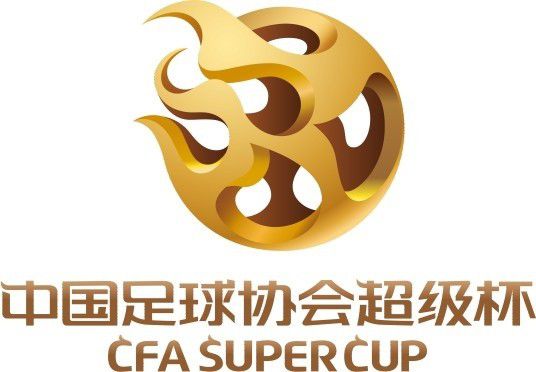 主演克里斯·派恩与美国海岸警卫队美女队友玩自拍。