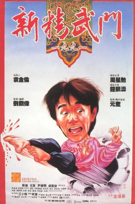 导演通过这组镜头告诉我们，此时的蝙蝠侠还没有解开父母被枪杀给他带来的心理阴影。